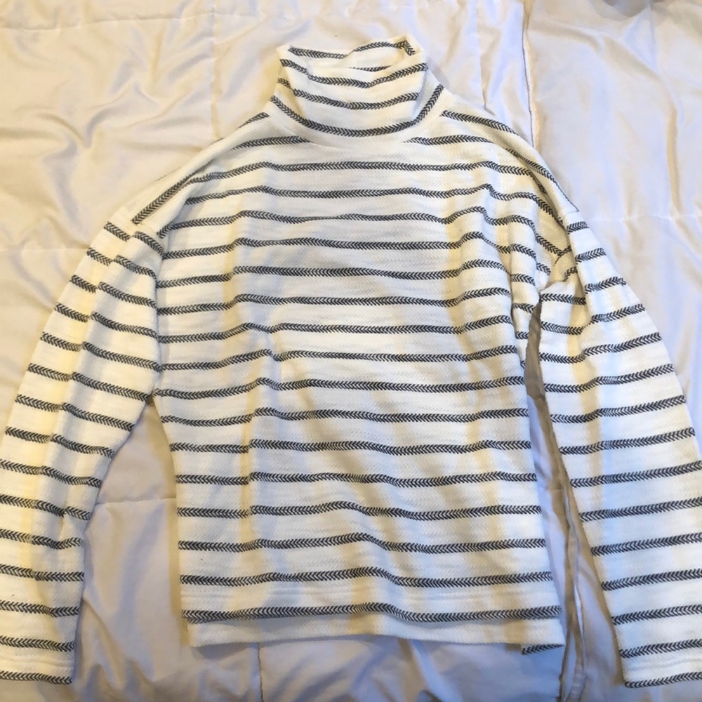 NWT Small J. Crew light mock neck sweater